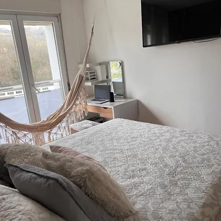 Preciosa Habitacion Con Bano Privado ホームステイ